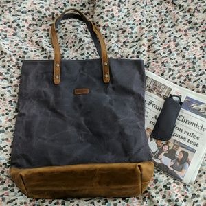 Vaschy brand tote NWT